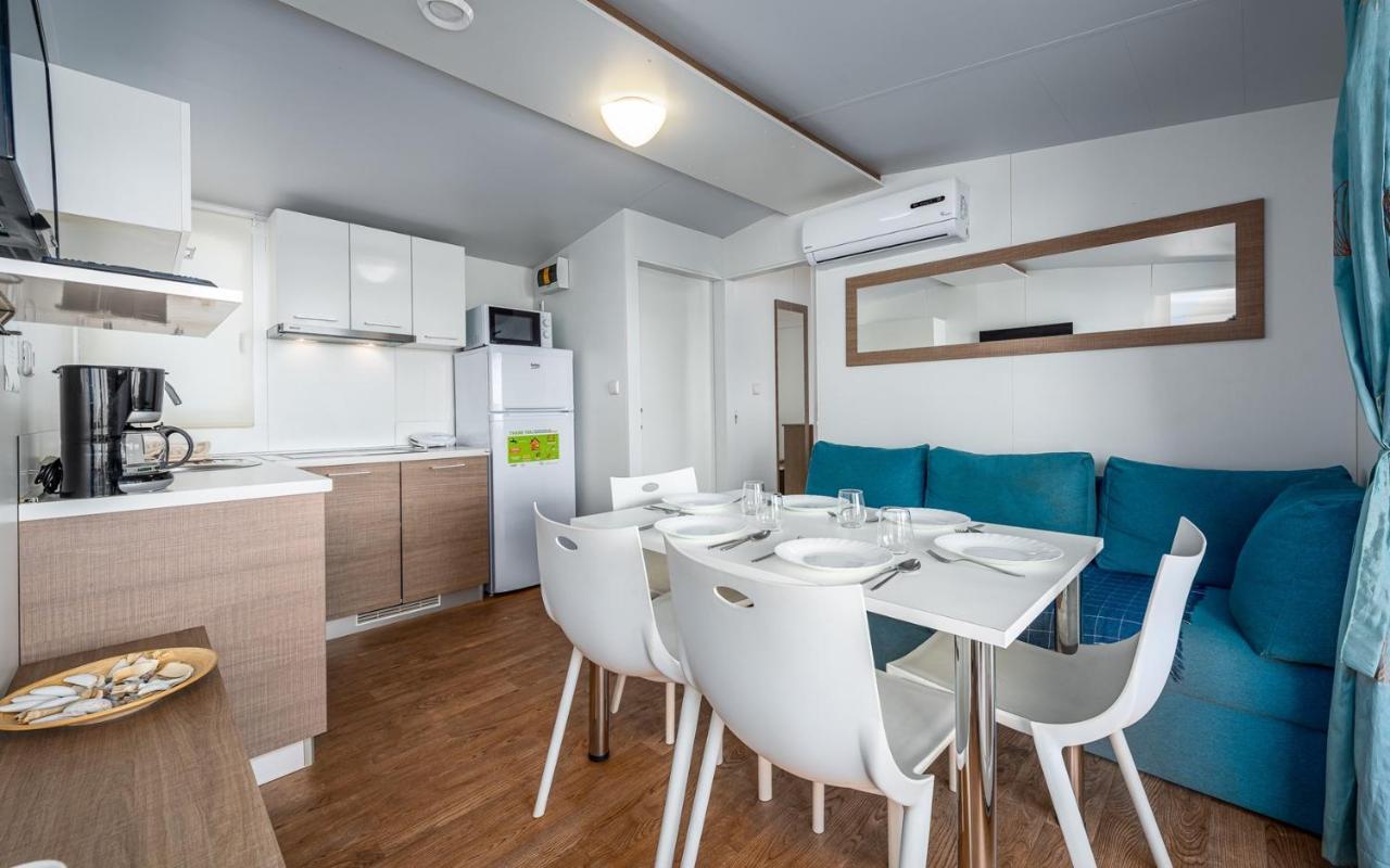 Panorama Mobile Homes In Camping Park Umag Rum bild