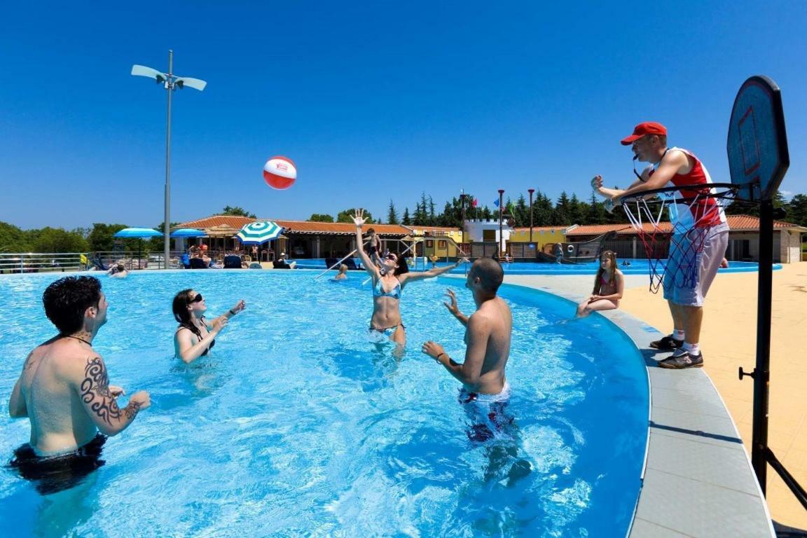 Panorama Mobile Homes In Camping Park Umag Exteriör bild