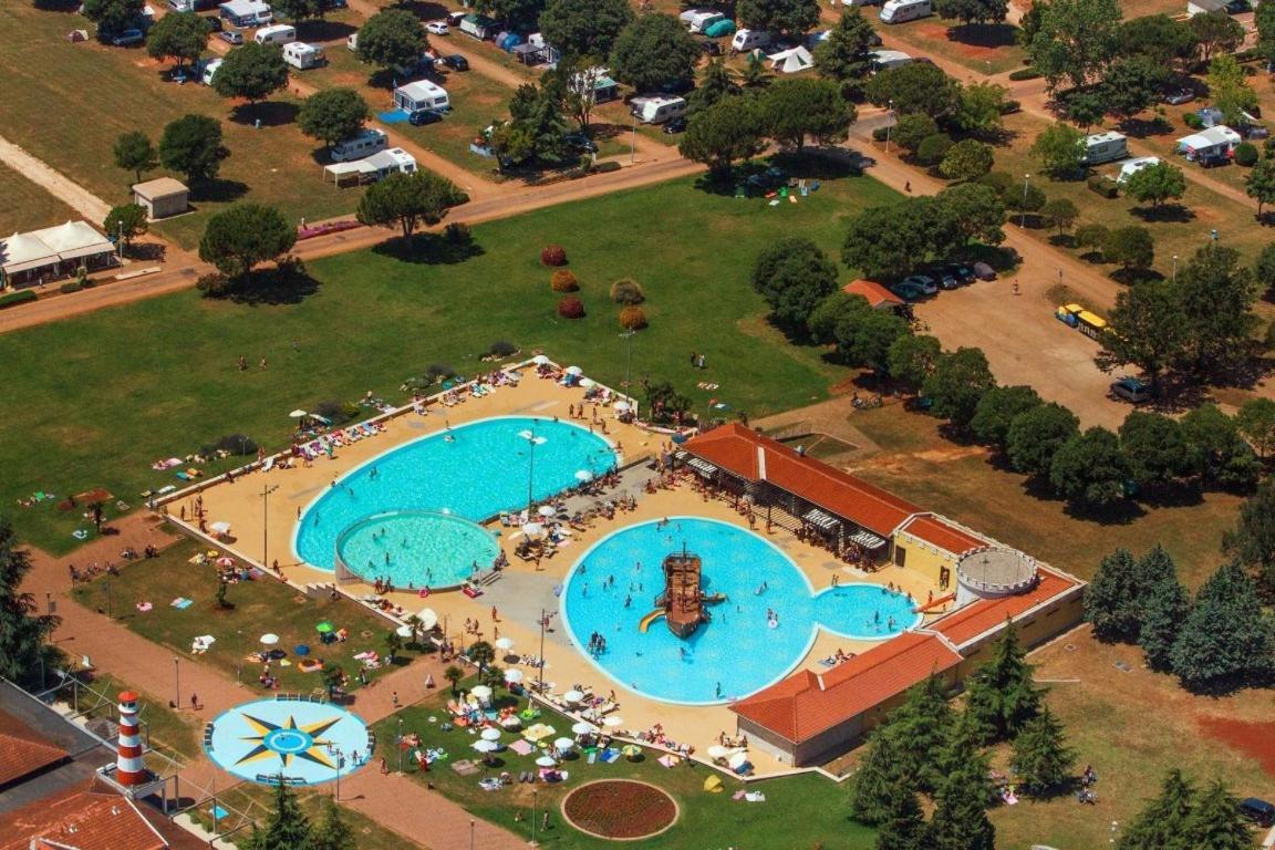 Panorama Mobile Homes In Camping Park Umag Exteriör bild